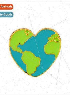 World Map Brooch Love Metal Badge Pins Cowboy Bag Accessorie