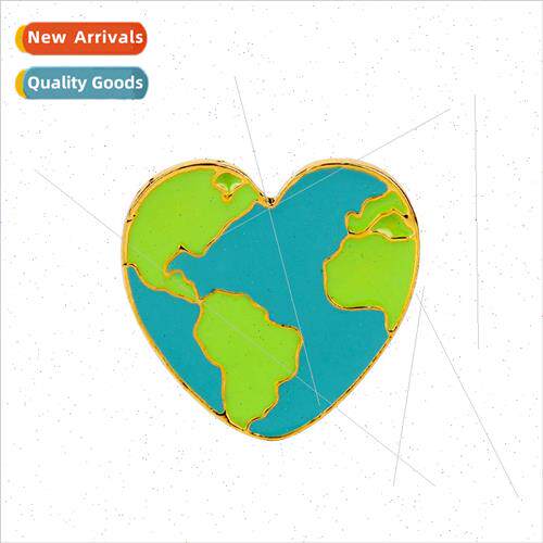 World Map Brooch Love Metal Badge Pins Cowboy Bag Accessorie