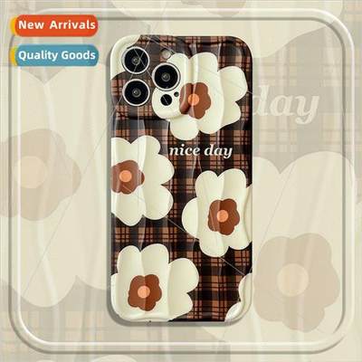 Japan and Korea ins brown plaid white flowers 适用 iPhone 13