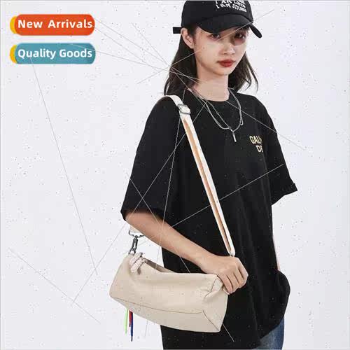 mple new casual men and women couples out of the set shoulde