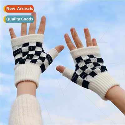 Autumn and winter black and white checkerboard plaid half-fi