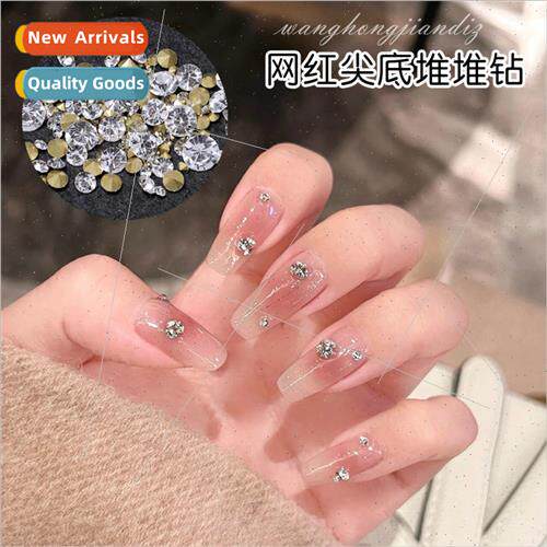 Nail jewelry pointed bottom pile of diamonds size mixed tran