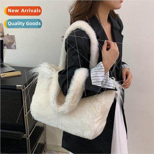 New Casual Commuter Plush Winter Feather Shoulder Large Bag