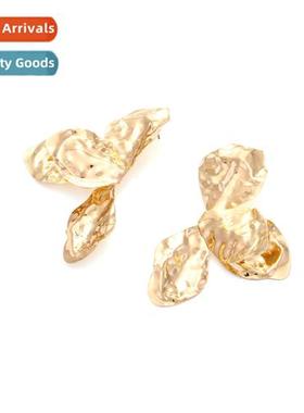 fashi simple metal petal leaf earrings light luxury wind bum