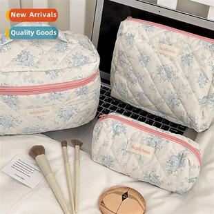 Milky floral makeup bag new niche portable travel large capa