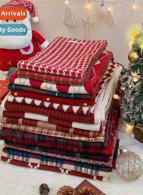 Christmas Day atmosphere   red scarf female winter thickenin