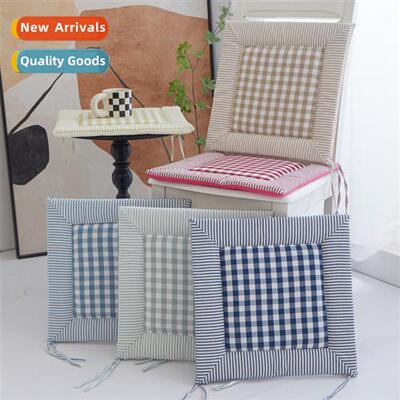 Geometric linen square cushi fice c sa cushi student bench a