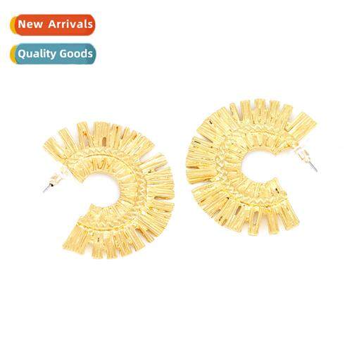 ZA retro temperament cold wind pleated metal earrings in exa