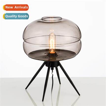 2022 new simple Scinavian creative glass small table lamp er
