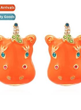 The new simple carto cute py earrings alloy smeared oil wh d