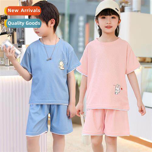 Summer new childrens fake two- short-sleeved shorts su men a