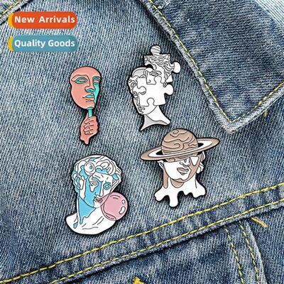 Creative sculpture brooch mini modeling human face sculpture