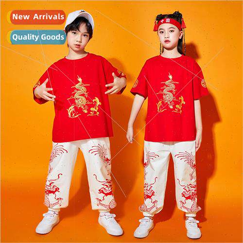 June 1 childrens cheerleading permance unim Chinese  red gol