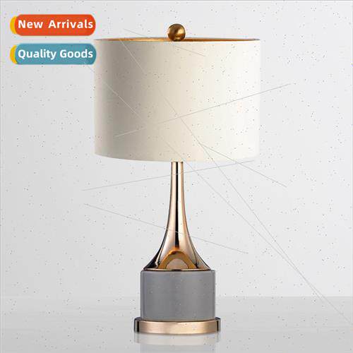 American light luxury iron table lamp modern simple bedroom