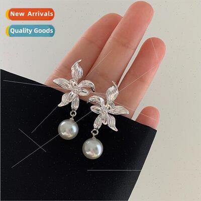 French retro metal flower pearl earrings female cold wind ni