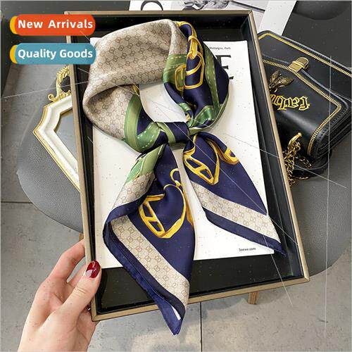 French plaid classic retro horseshoe chain metal belt simula