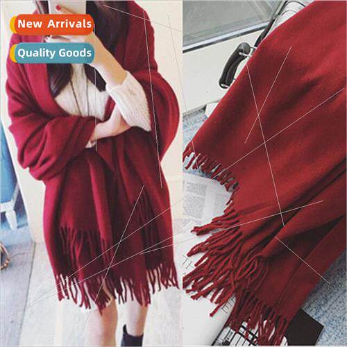 Travel photo styling Zhang Xin ethnic retro Chinese red hund