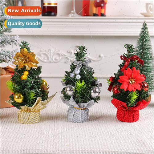 Mini Christmas Tree 2023 Small Christmas Tree Restaurant Des