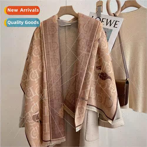 Faux cashmere scarf Ms. Hundred air-condioning room office w