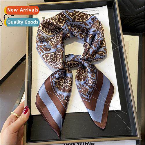 2023 Intellectual Retro Floral Small Square Scarf Women Real