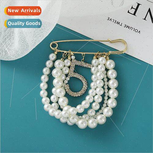 Japan Korea new pearl tassel flash diamond brooch simple tem