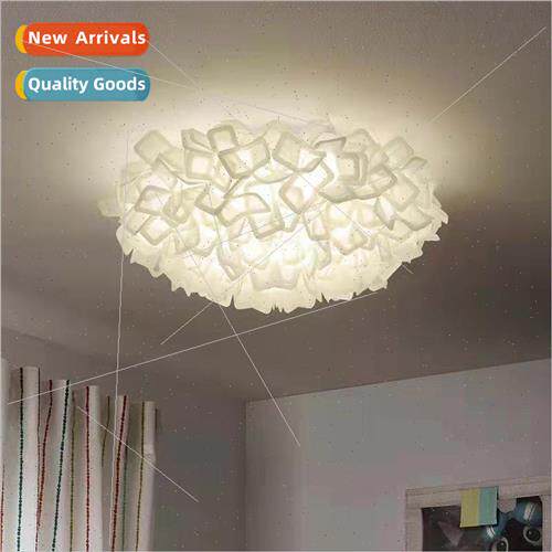 Personalized creative master bedroom ceiling light warm roma