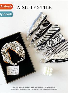 2024 spring magnetic letters silk scarf women simple satin p