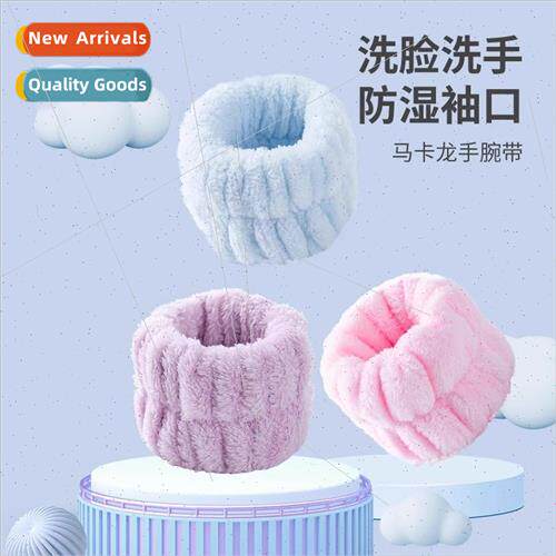 Wash face wristbgod water absorption to cuffs sports wiping