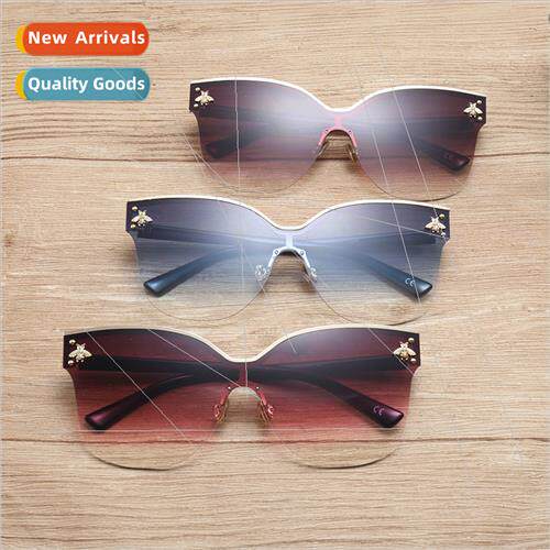 22084 fashion large frame sunglasses female 2022 new metal a