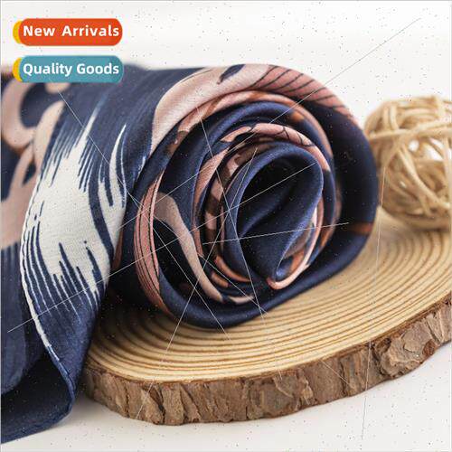 Retro printing simulation silk scarf fashion commuter square