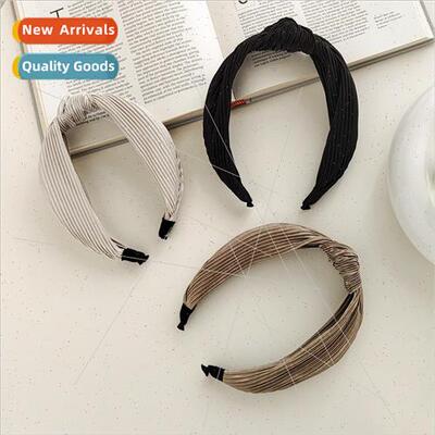 HK- Western- satin ruffles wide side middle knot temperament