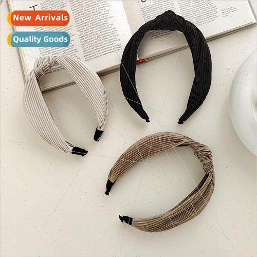 HK- Western- satin ruffles wide side middle knot temperament