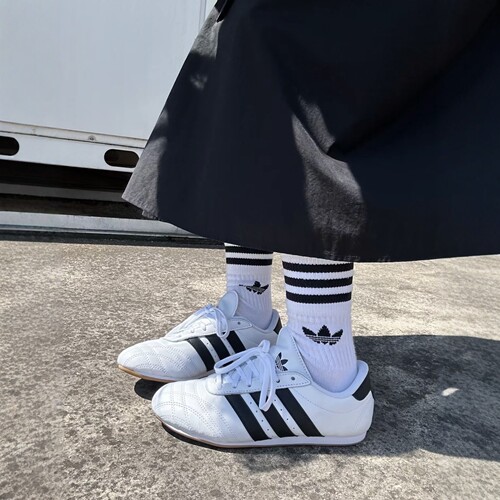 Jennie同款阿迪训练鞋跆拳道鞋