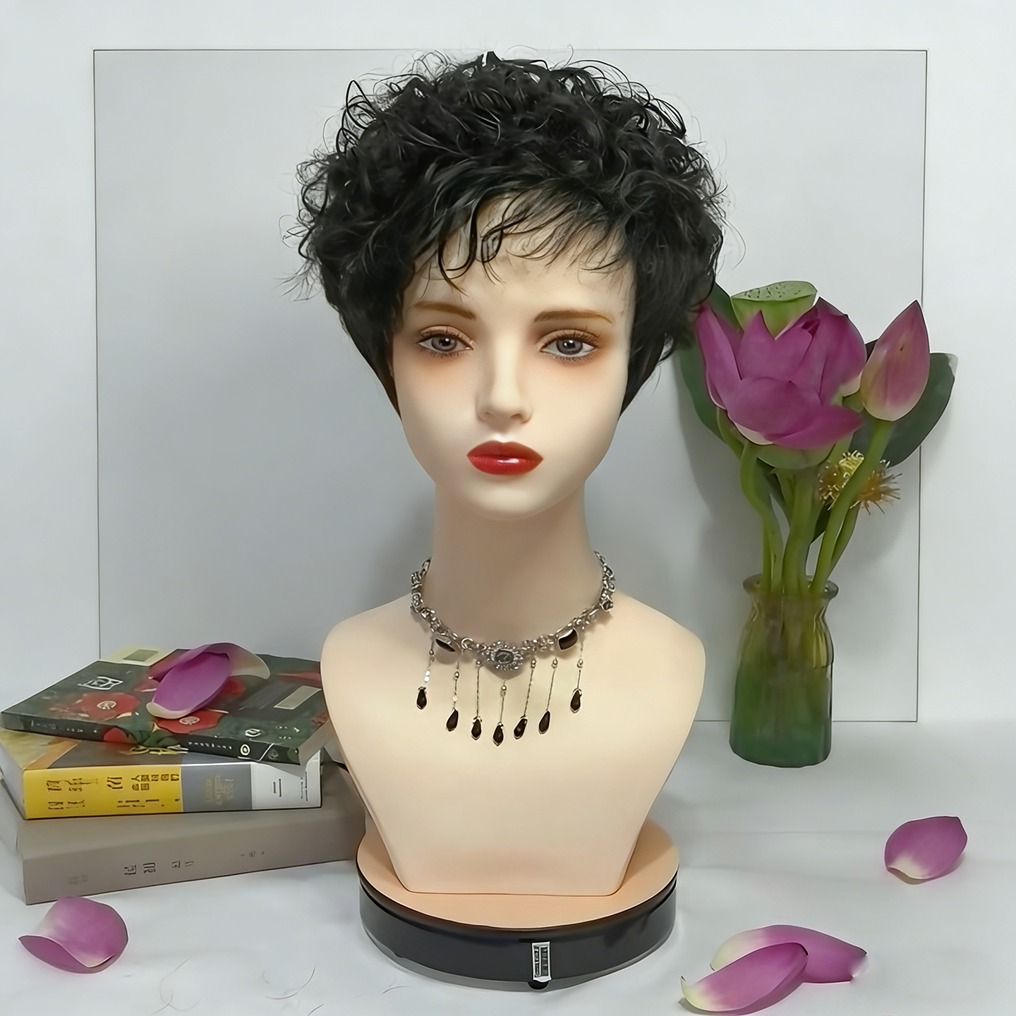 假发店模仿真头模项链耳环拍照