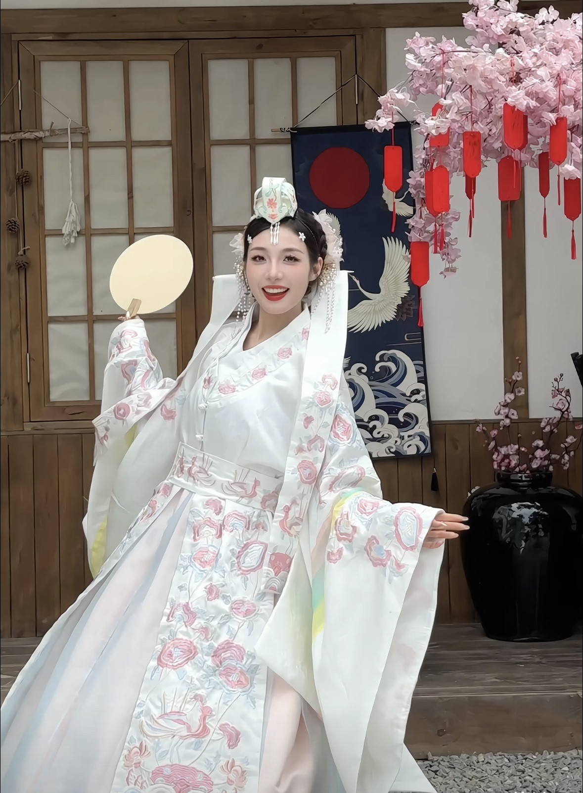 新款韩国朝鲜族刺绣婚服旅拍宫廷古装延边朝鲜族结婚礼服延吉公主