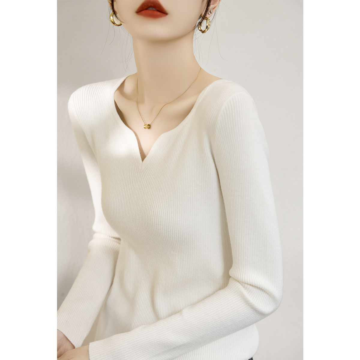 春秋新款白色长袖针织衫女纯色内搭打底上衣修身百搭羊毛V领毛衣