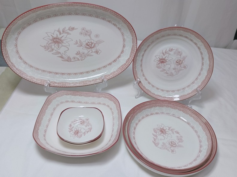 雅诚德欧雅浮雕富贵年华陶瓷印花高温釉下彩方盘,圆盘,鱼盘