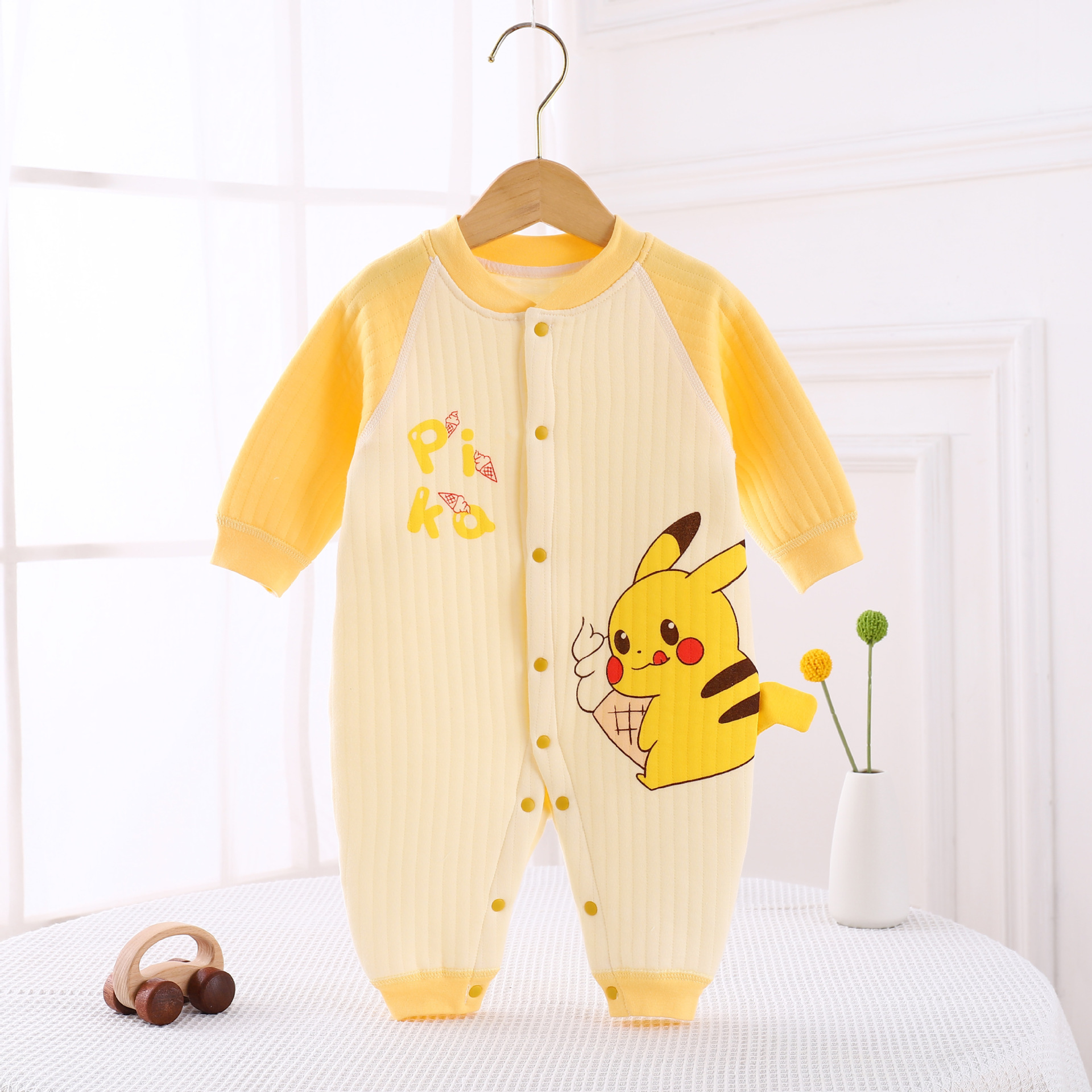 皮卡丘婴儿连体衣夹棉保暖