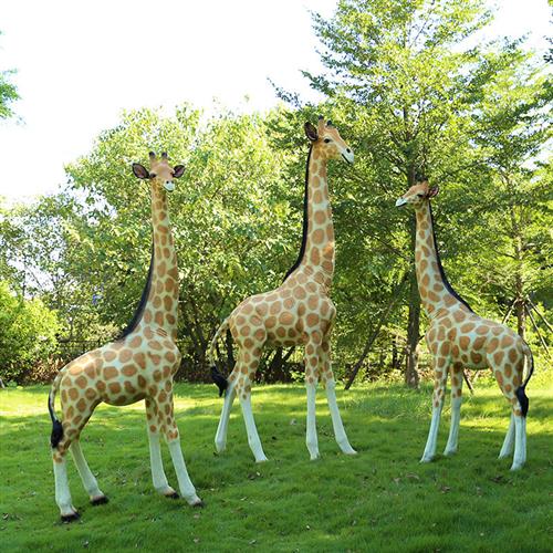 仿真动物长颈鹿雕塑园林景观小品摆设玻璃钢模型大型摆件室外装饰