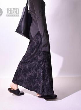 黑色复古丝绒扎染半身裙女秋冬新款松紧高腰a字大摆裙气质长裙子