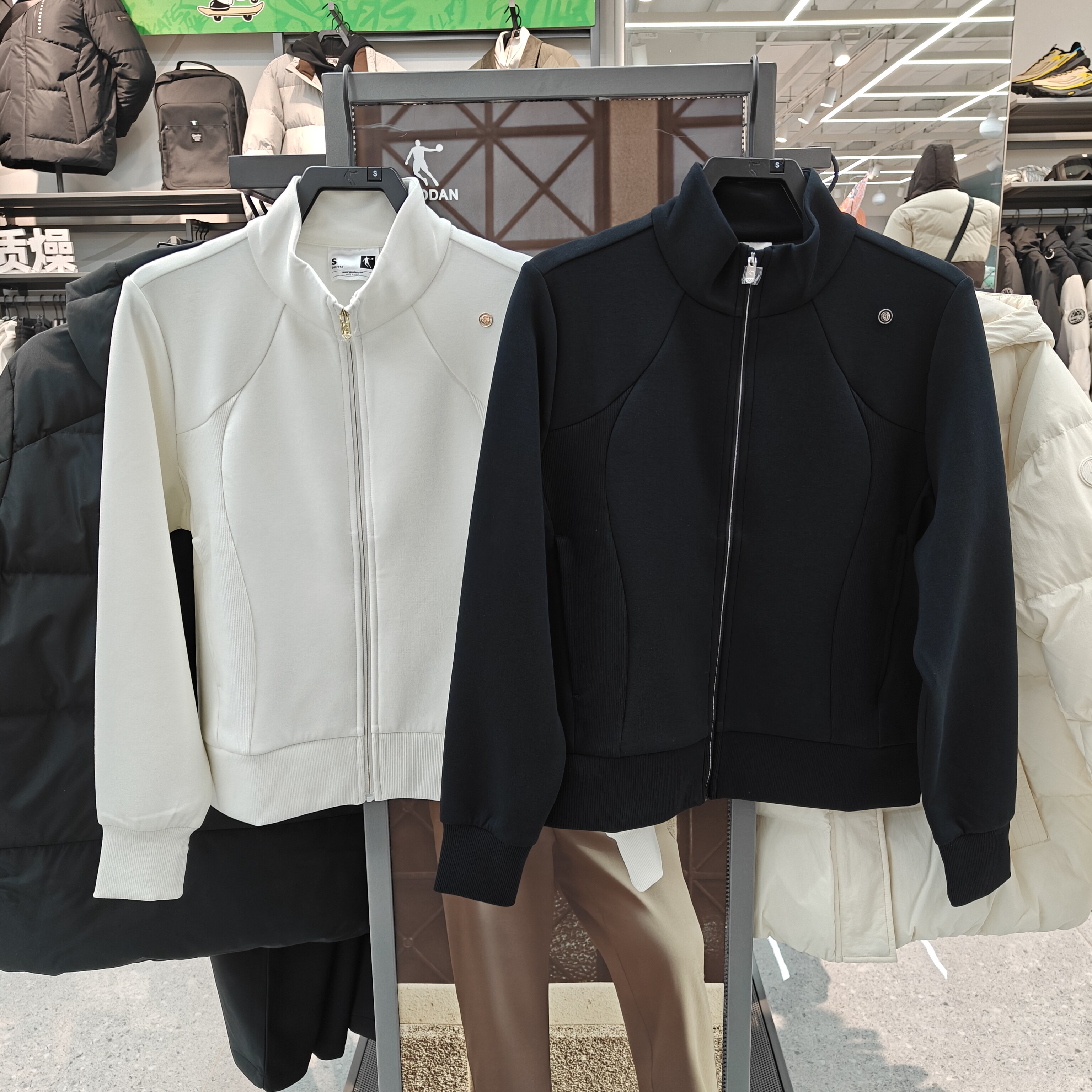 乔丹针织外套女2026春季款防风立领运动女士休闲上衣QDEWD2261133