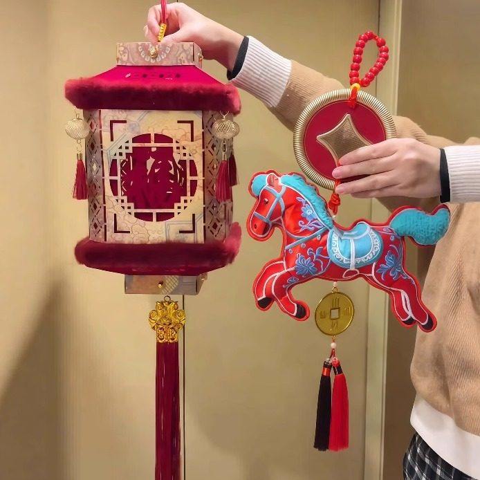 新年灯笼立体毛毡挂饰马年春节喜庆装饰家用挂件大红色氛围感2026