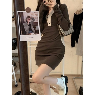 撞色polo领针织连衣裙女秋冬新款收腰显瘦辣妹包臀长袖打底短裙子