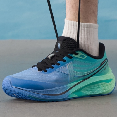 特步五分速3.0跑鞋2025春夏新款男子减震回弹专业体考体测跑步鞋