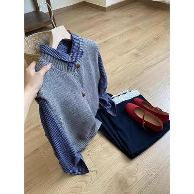 学院风格子衬衫搭马甲背心两件套