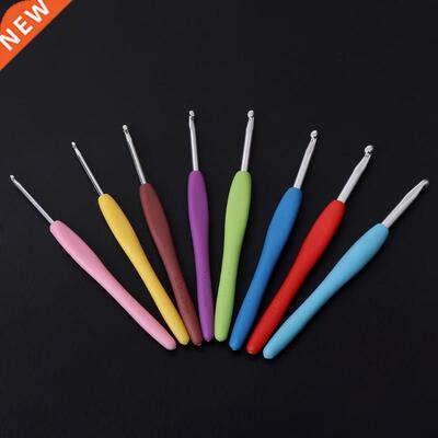 8Pcs Crochet Needles 2.5-6mm Plastic Handle Hooks Knitting S