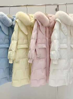 冬季奶呼呼黄色中长款毛领连帽羽绒服平湖女款高端女冬季新款加厚