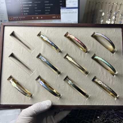 蛇皮手镯不掉色不撞款小众高级冷淡风原创款式情侣手镯轻奢礼物