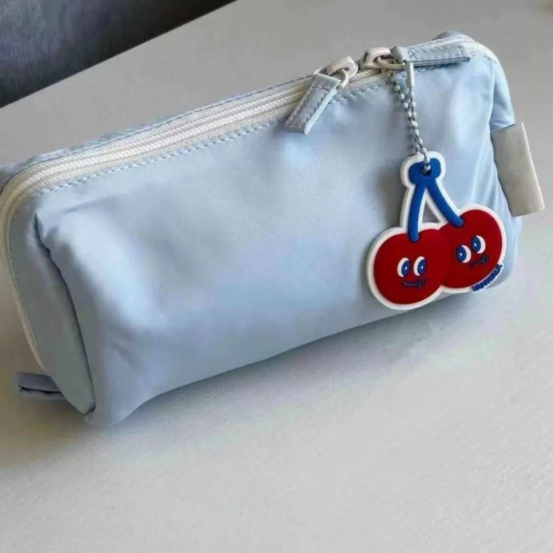 韩系淡蓝色笔袋大容量学生文具袋