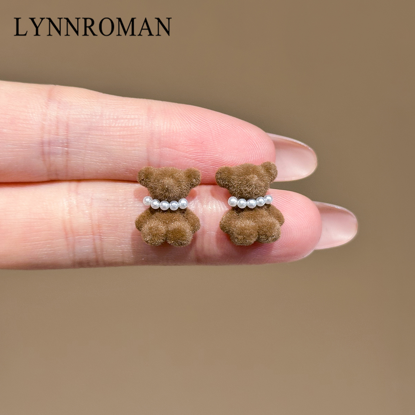 可爱小熊珍珠耳钉女棕色